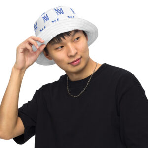 Young man wearing white bucket hat